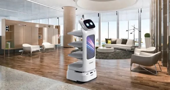 Робот CADEBOT у хотелском предворју