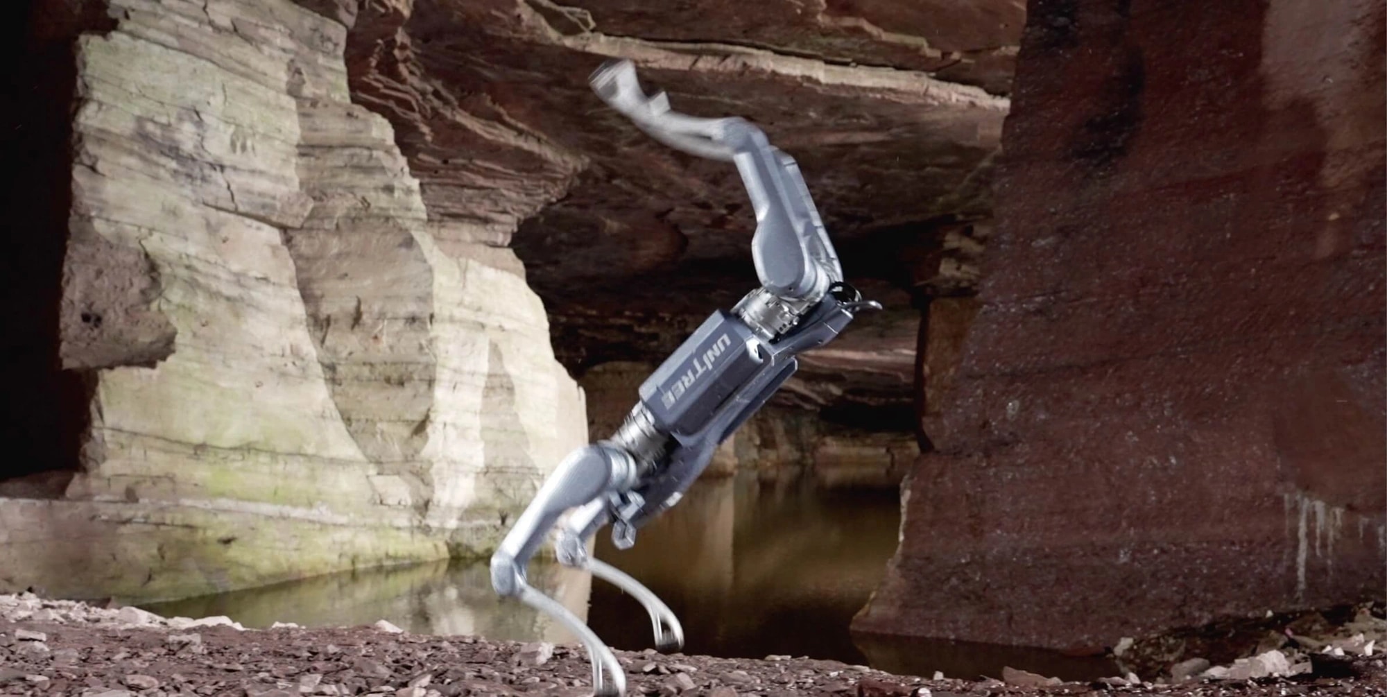 Robot As2 v kamnitem kanjonu